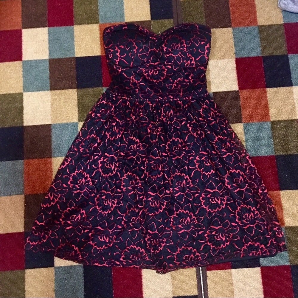 Women’s Floral Lace Strapless Tube Dress